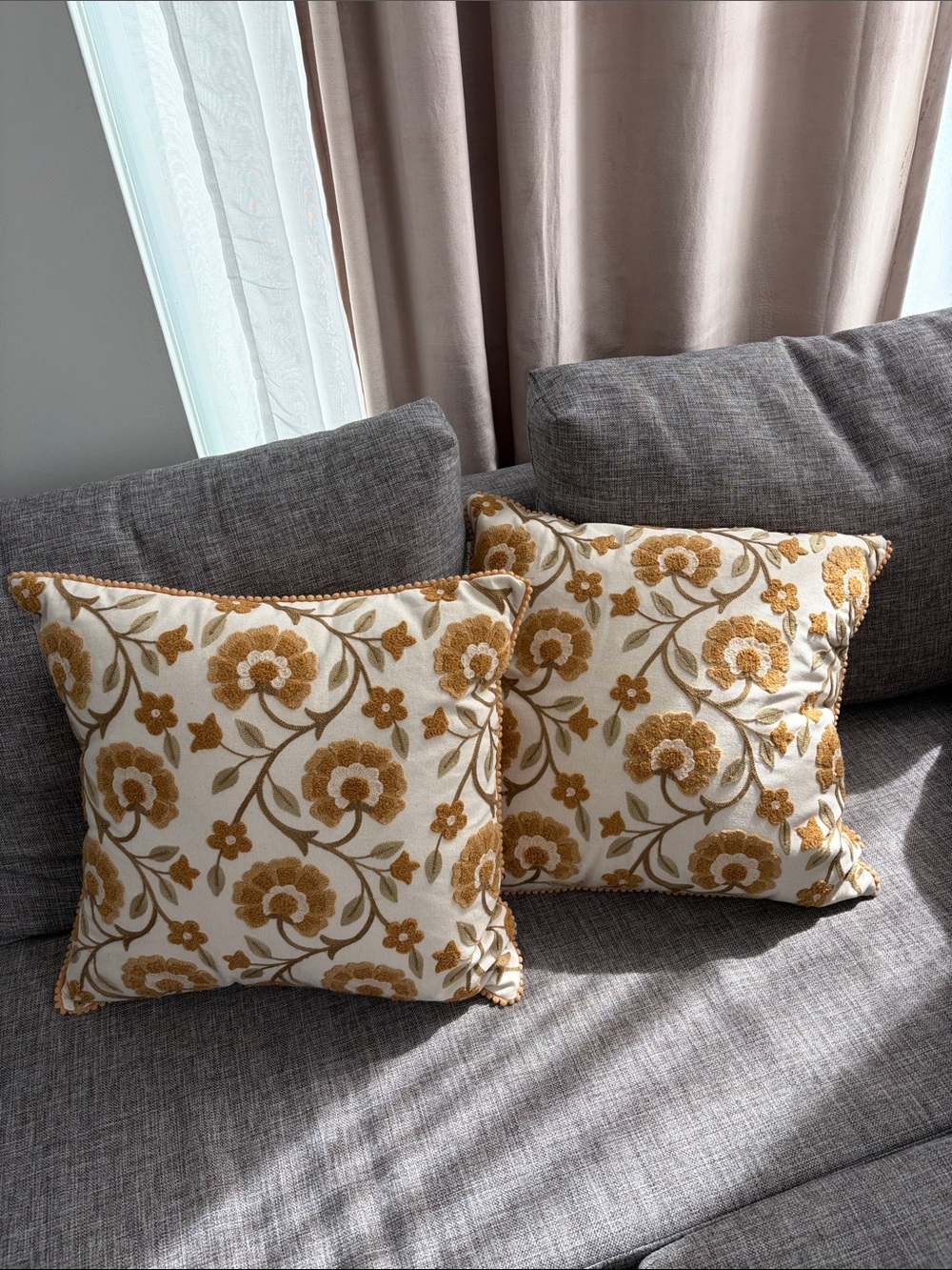Vintage/anthropology vibes cushions 💛
